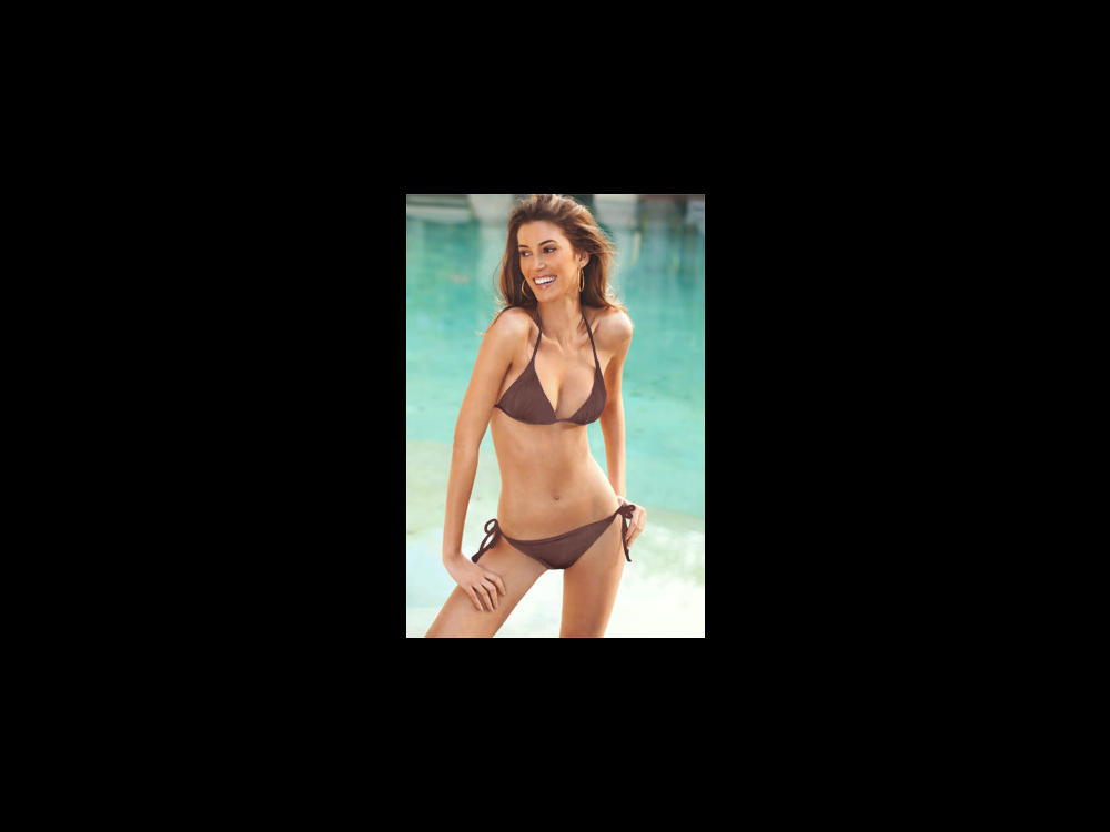 Elizabeth Hurley beach