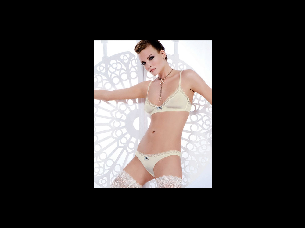 Ea Lingerie
